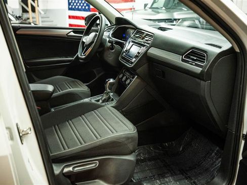 Used 2022 Volkswagen Tiguan S image 13