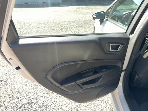 Used 2017 Ford Fiesta ST FWD image 8