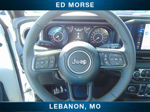 Used 2025 Jeep Gladiator Sport image 22