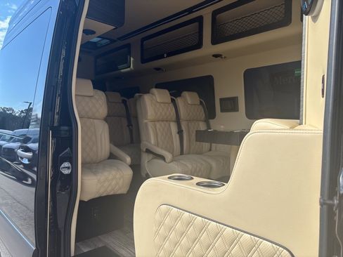 Used 2024 Mercedes-Benz Sprinter 3500 image 20