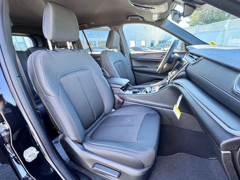 New 2026 Jeep Grand Cherokee Laredo AWD/4WD image 19