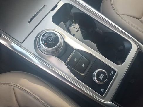 Certified 2022 Ford Explorer XLT w/ Equipment Group 202A image 23