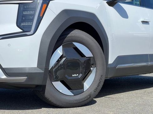 New 2026 Kia EV9 Light RWD image 2