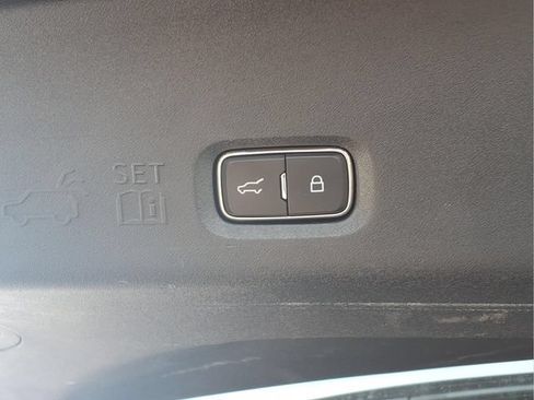 Used 2025 Ford Expedition Active AWD/4WD image 23