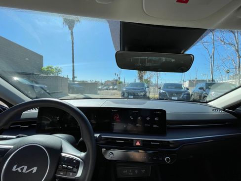 Used 2025 Kia K5 LXS image 32