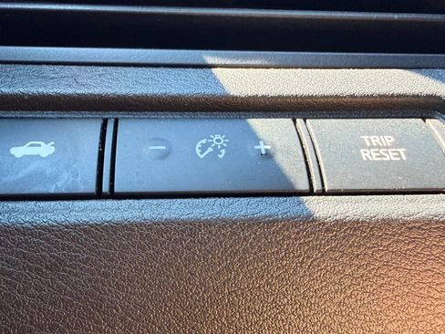 Used 2024 Nissan Altima 2.5 SV FWD image 27