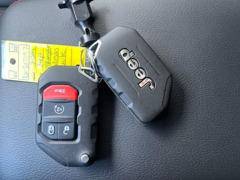 Used 2024 Jeep Wrangler Unlimited Rubicon AWD/4WD image 28