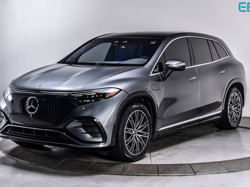 Used 2023 Mercedes-Benz EQS 580 4MATIC SUV image 2