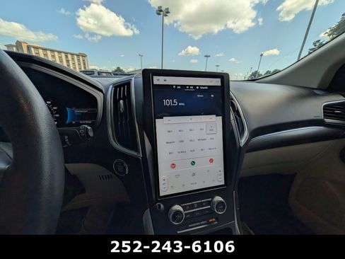 Used 2024 Ford Edge Titanium AWD/4WD image 12