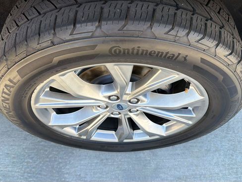 Used 2022 Ford Explorer XLT w/ Equipment Group 202A AWD/4WD image 25