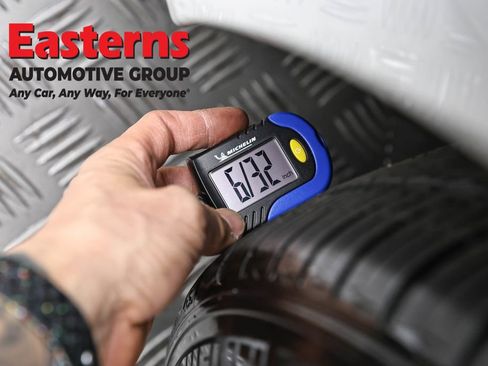 Used 2022 Tesla Model 3 Standard Range image 22