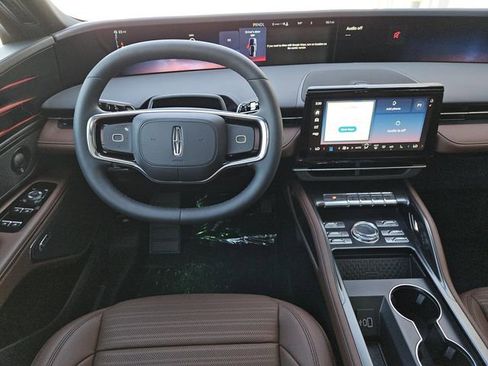 New 2026 Lincoln Nautilus Reserve image 4