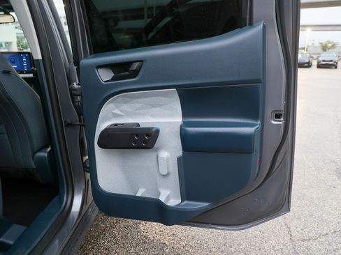 Used 2025 Ford Maverick XLT FWD image 36