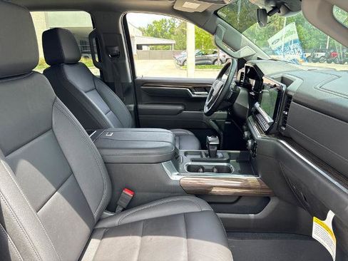 Used 2025 Chevrolet Silverado 1500 RST AWD/4WD image 29
