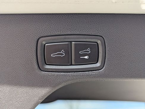 Used 2024 Porsche Macan 4 Electric image 19