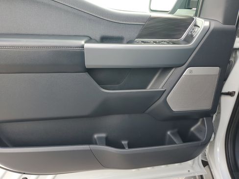 Used 2024 Ford F150 Lightning Lariat image 26