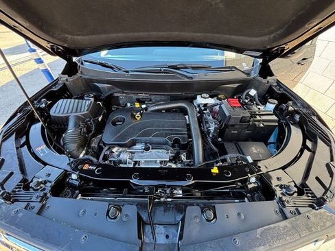 Used 2025 Chevrolet Equinox LT image 32