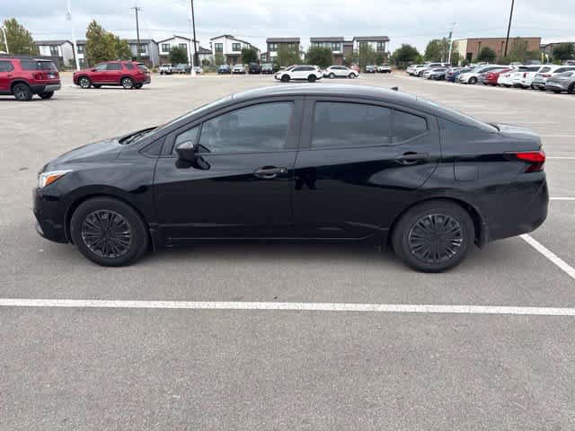 Used 2020 Nissan Versa S FWD image 2