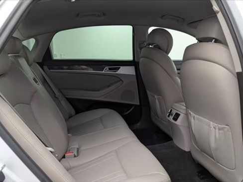 Used 2017 Genesis G80 3.8 RWD image 18