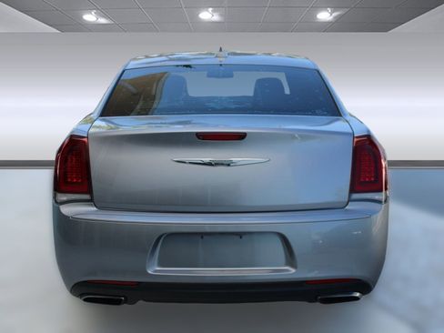 Used 2016 Chrysler 300 S image 10