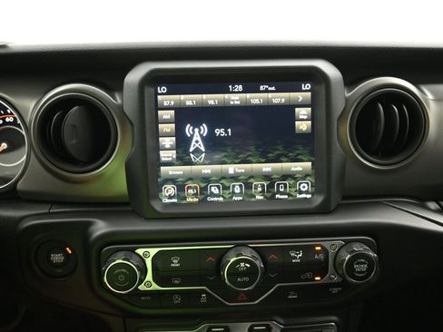 Used 2022 Jeep Wrangler Unlimited Sport image 16