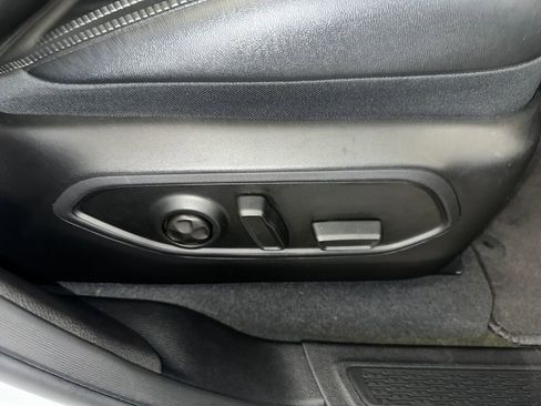 Used 2023 Jeep Grand Cherokee Limited w/ Black Appearance Package image 34