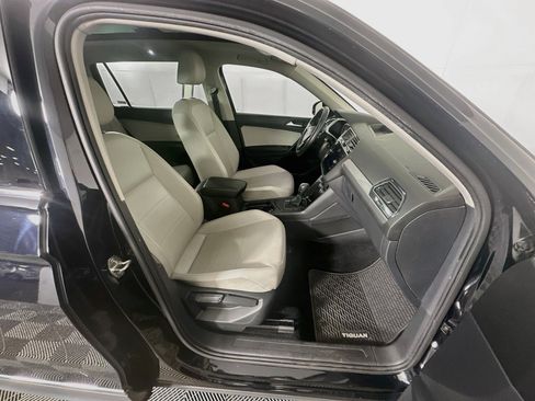 Used 2021 Volkswagen Tiguan SEL FWD image 30