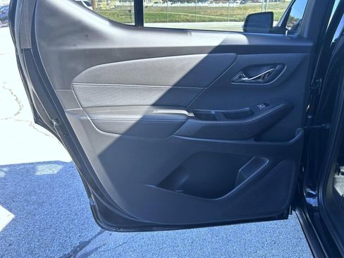 Certified 2023 Chevrolet Traverse Premier w/ Redline Edition image 17