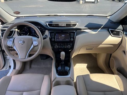 Used 2015 Nissan Rogue SL w/ SL Premium Package image 29