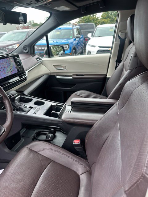 Used 2021 Toyota Sienna Platinum AWD/4WD image 19