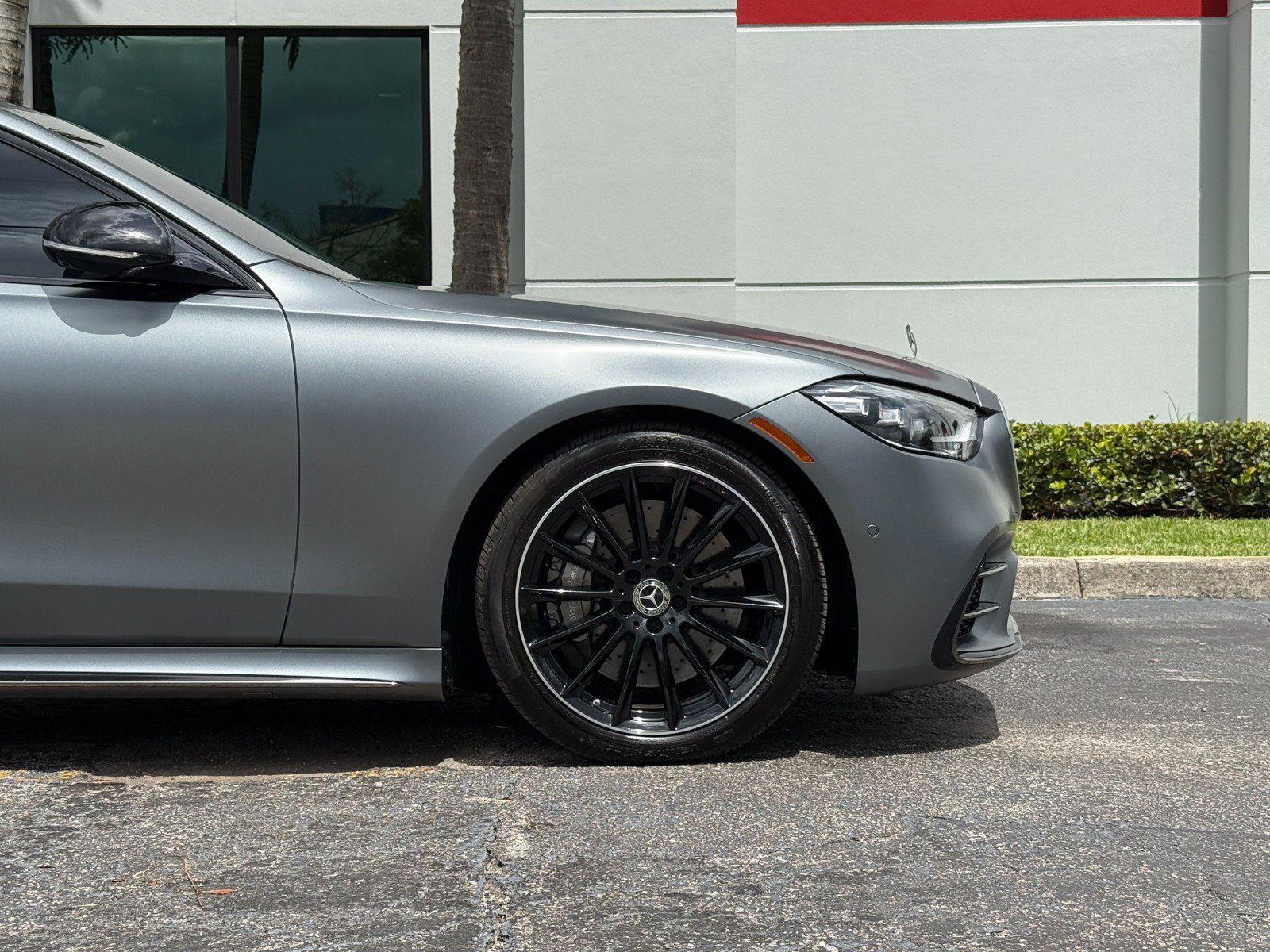 Used 2024 Mercedes-Benz S 580 4MATIC Sedan image 3