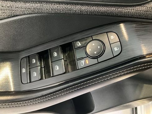 Used 2022 Nissan Rogue SV image 6