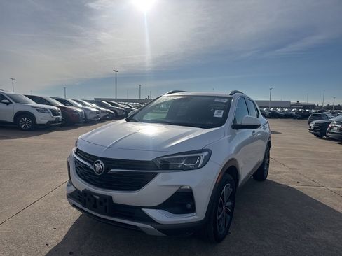 Used 2021 Buick Encore GX Essence image 6