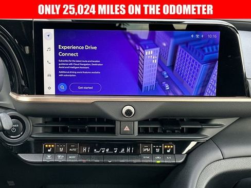 Used 2025 Toyota Crown Platinum image 13