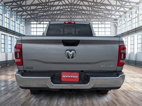 Used 2024 RAM 2500 Tradesman w/ Chrome Appearance Group image 5