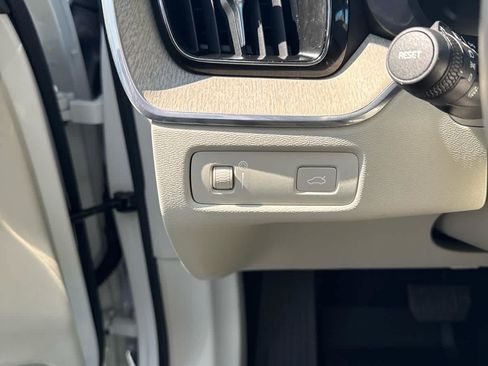 Used 2021 Volvo XC60 T5 Inscription w/ Advanced Package image 20