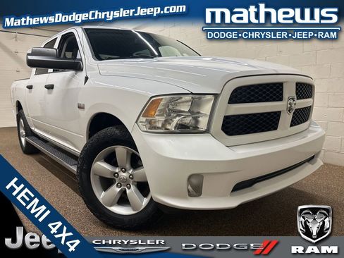 Used 2015 RAM 1500 Express RWD image 1