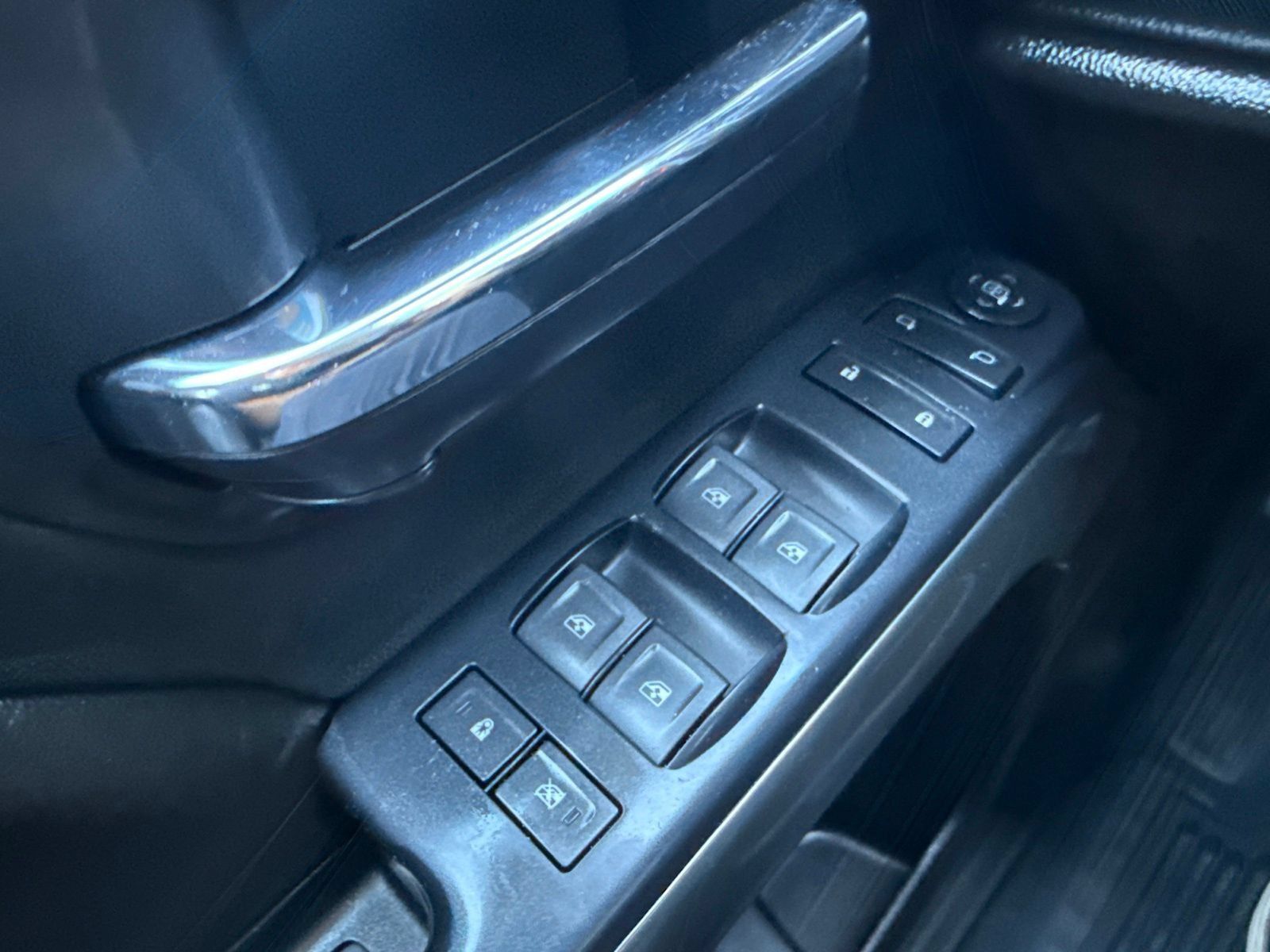 Used 2019 Chevrolet Silverado 1500 LT w/ All Star Edition AWD/4WD image 32