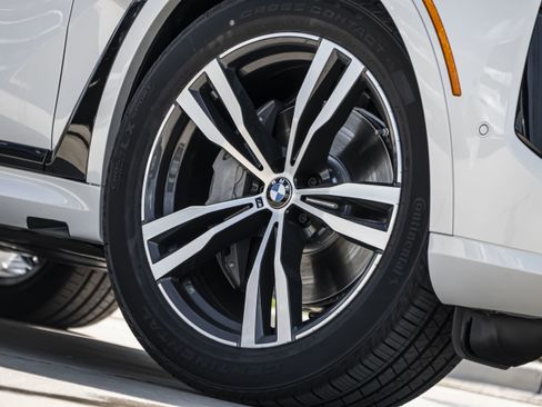 New 2026 BMW X7 xDrive40i w/ M Sport Package image 9