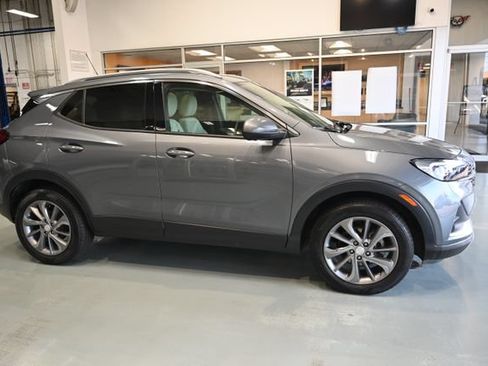 Used 2020 Buick Encore GX Essence w/ Experience Buick Package AWD/4WD image 4