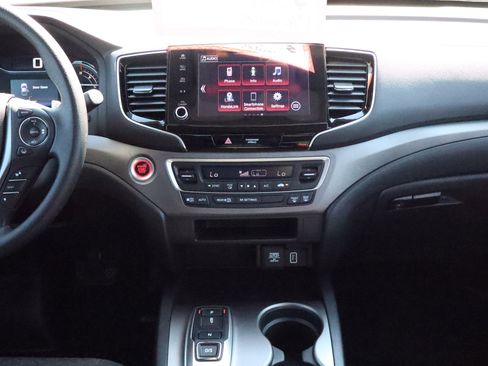 Used 2023 Honda Ridgeline Sport image 11