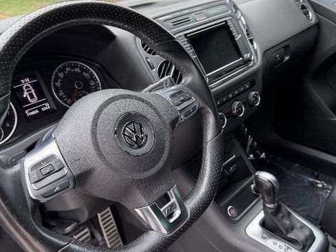 Used 2016 Volkswagen Tiguan R-Line image 8
