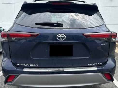 Used 2026 Toyota Highlander Platinum AWD/4WD image 5