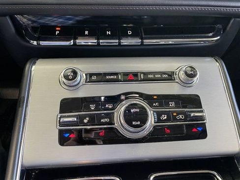 Used 2023 Lincoln Aviator AWD image 18