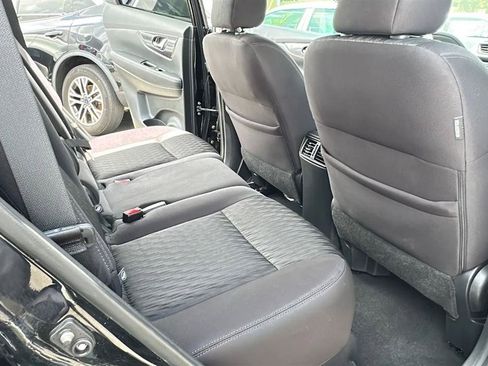 Used 2017 Nissan Rogue SV w/ Midnight Edition FWD image 27