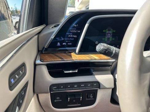 Used 2024 Cadillac Escalade Sport Platinum w/ LPO, ONYX Package AWD/4WD image 28