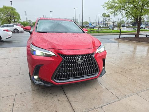 Used 2024 Lexus NX 250 FWD image 2