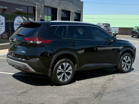 Used 2021 Nissan Rogue SV w/ Premium Package image 17