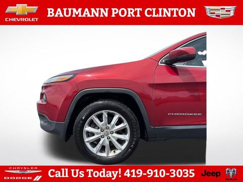 Used 2017 Jeep Cherokee Limited AWD/4WD image 28