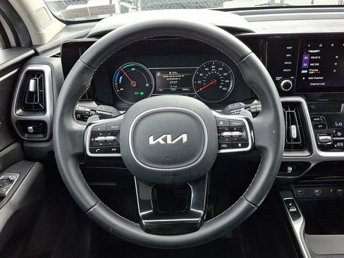 Certified 2023 Kia Sorento EX w/ Panoramic Sunroof Package AWD/4WD image 22